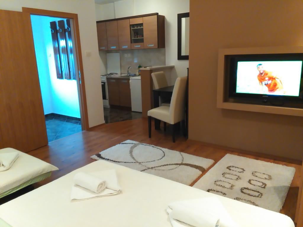 Apartments Leo เทรบินเย ภายนอก รูปภาพ