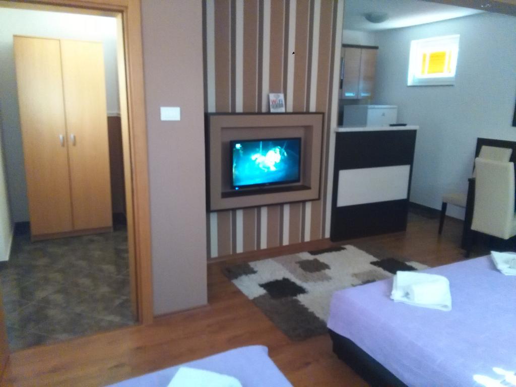 Apartments Leo เทรบินเย ภายนอก รูปภาพ